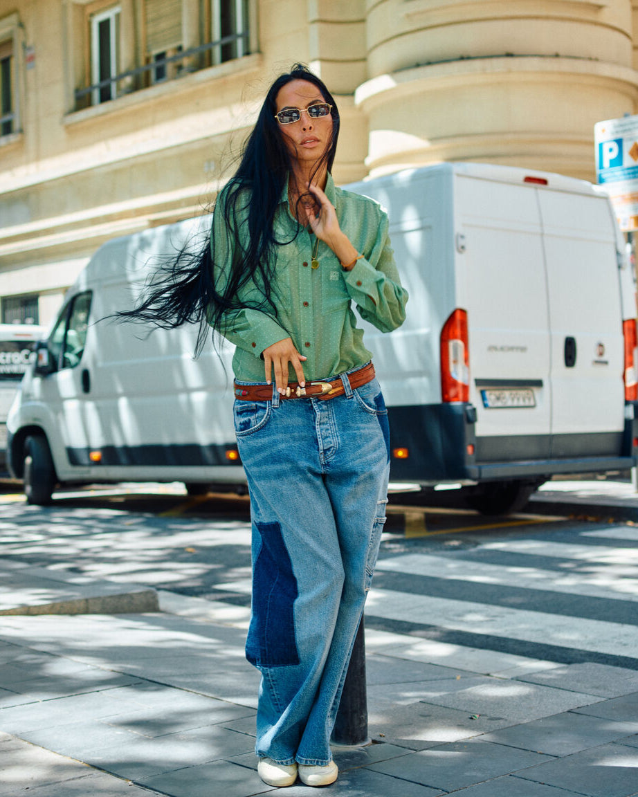 Modelshot / Light Blue / Detail